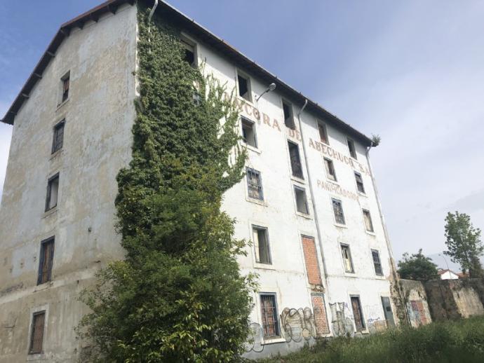 Edificio del Áncora de Abetxuko.