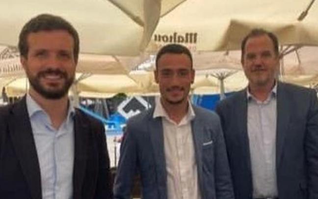 Ander García Oñate, compañado de Pablo Casado y Carlos Iturgaiz en un acto del PP Ander García Oñate, compañado de Pablo Casado y Carlos Iturgaiz en un acto del PP