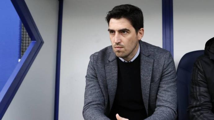 Andoni Iraola, en el banquillo del Rayo Vallecano