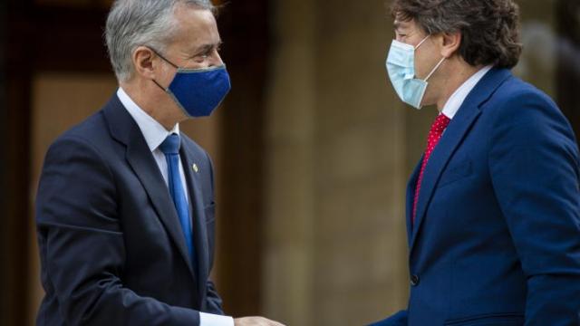 El lehendakari, Iñigo Urkullu, con el secretario general del PSE, Eneko Andueza