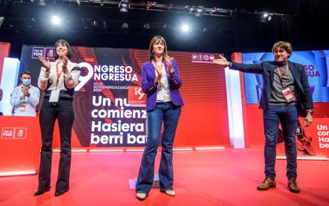 Diana Morant, Idoia Mendia y Eneko Andueza durante la apertura del IX Congreso del PSE. Diana Morant, Idoia Mendia y Eneko Andueza durante la apertura del IX Congreso del PSE.