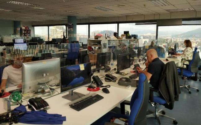 Trabajadores en la sede de Animsa.