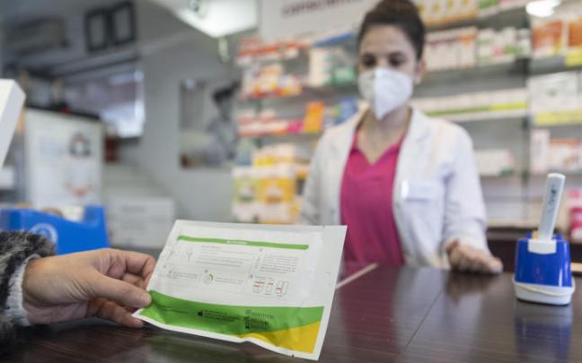 Este jueves se conocerá el precio máximo de venta de los test de antígenos. Este jueves se conocerá el precio máximo de venta de los test de antígenos.
