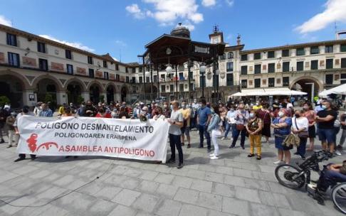 La concentración en la plaza de Los Fueros de Tudela La concentración en la plaza de Los Fueros de Tudela