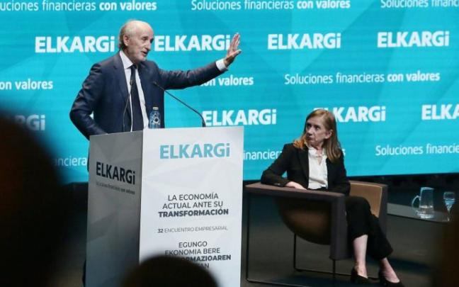 Antonio Brufau, en presencia de Anabel González, en el encuentro empresarial de Elkargi. Antonio Brufau, en presencia de Anabel González, en el encuentro empresarial de Elkargi.