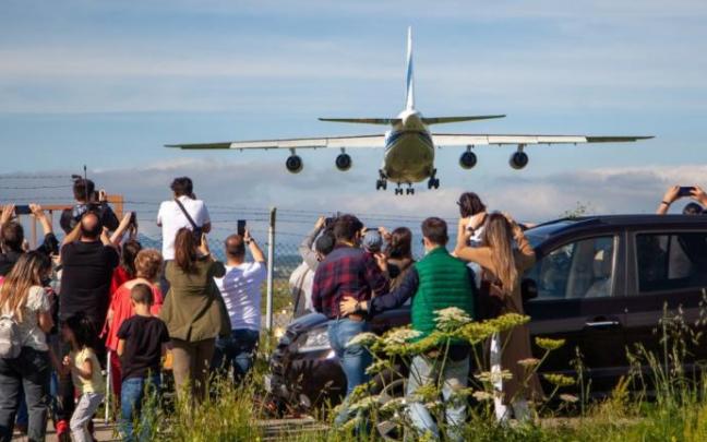Llegada del avión Antonov AN - 124 al aeropuerto de Foronda el pasado 5 de junio Llegada del avión Antonov AN - 124 al aeropuerto de Foronda el pasado 5 de junio