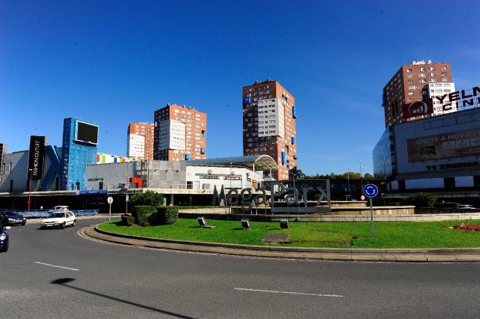 Las `plazas de aparcamiento estarán en el solar donde se instala el mercadillo de Barakaldo