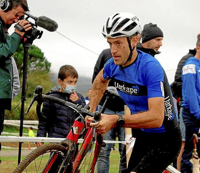 Danel Yurrebaso, en el ciclocross de Trapagaran. Foto: Bike Zona