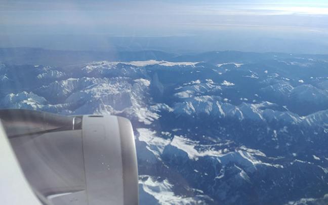 Vista de los Apeninos desde un avión. Vista de los Apeninos desde un avión.