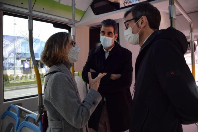 Arana, Goia y Urtaran en el Bus Eléctrico Inteligente de Vitoria