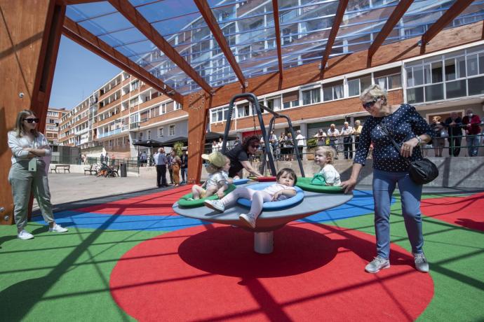 Los juegos infantiles del parque de Arangoiti.