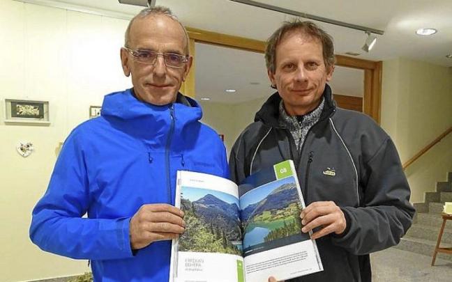 Abasolo eta Madinabeitia, liburuaren egileak. Abasolo eta Madinabeitia, liburuaren egileak.