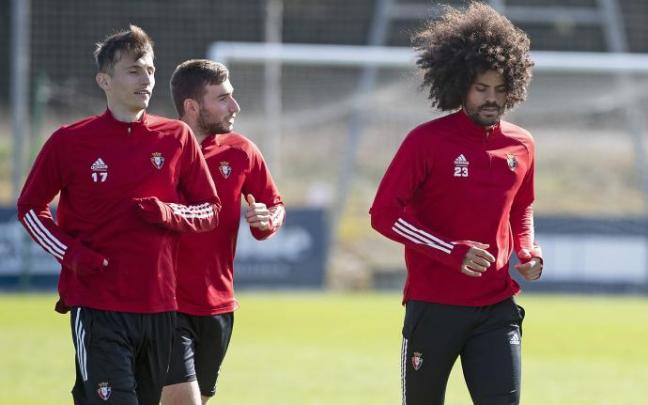Budimir, Moncayola y Aridane, durante un entrenamiento en Tajonar.