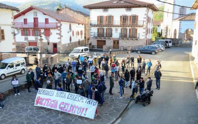 Imagen de archivo de una protesta contra el proyecto de Aroztegia Imagen de archivo de una protesta contra el proyecto de Aroztegia