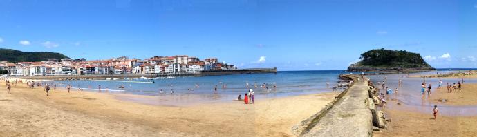 Imagen del frente costero de Lekeitio con la playa de Isuntza en primer plano.