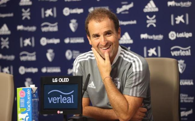 Jagoba Arrasate sonríe durante la rueda de prensa de esta mañana.