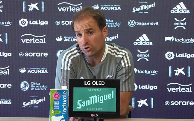 Jagoba Arrasate, entrenador de Osasuna, durante la rueda de prensa.