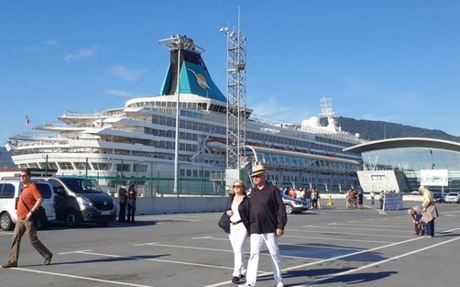 El 'Artania', el segundo crucero de la temporada, llegó a Getxo el 14 de septiembre