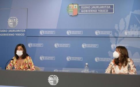 La consejera de Igualdad, Justicia y Políticas Sociales, Beatriz Artolazabal y la presidenta del Consejo de la Juventud de Euskadi, Maialen Olabe. La consejera de Igualdad, Justicia y Políticas Sociales, Beatriz Artolazabal y la presidenta del Consejo de la Juventud de Euskadi, Maialen Olabe.