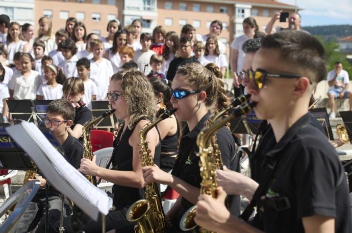 Concierto que ofrecieron, con motivo de las fiestas de la Rochapea, los instrumentistas y coro de Asa.