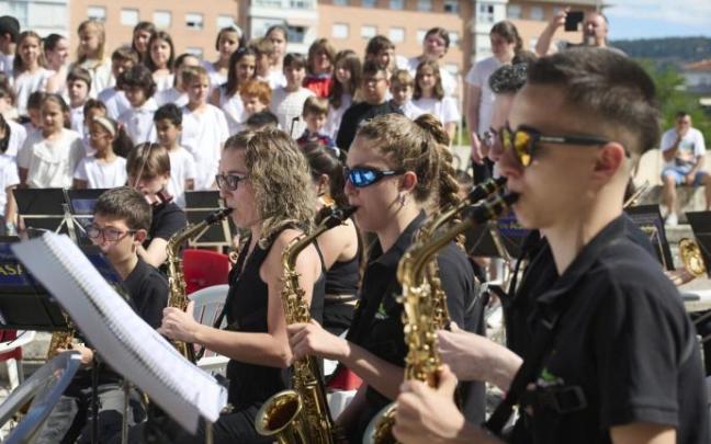 Concierto que ofrecieron, con motivo de las fiestas de la Rochapea, los instrumentistas y coro de Asa.