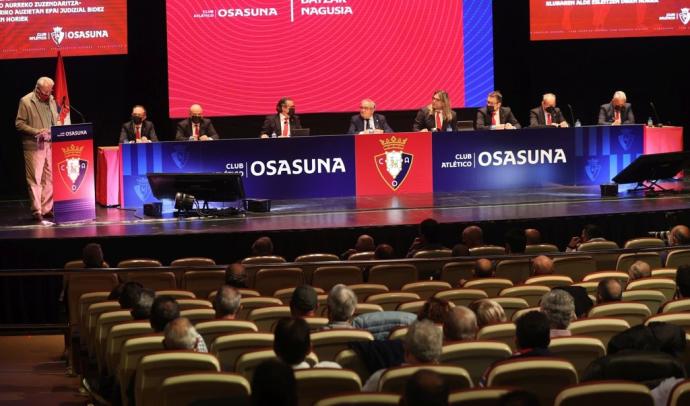 Imagen de la última asamblea de Osasuna.