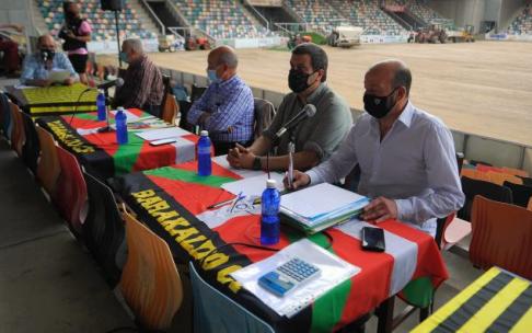 Aspecto de la asamblea del Barakaldo que se llevó a cabo ayer en Lasesarre. Aspecto de la asamblea del Barakaldo que se llevó a cabo ayer en Lasesarre.