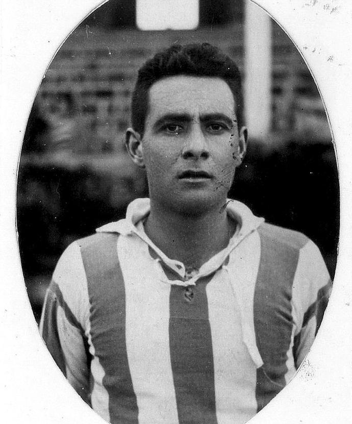Román Ibarrarán Monasterio ascendió con el Alavés a Primera División, se proclamó Campeón de Vizcaya y jugó los Cuartos de Final del Campeonato de España en la temporada 1929-30. También fue directivo albiazul. Foto: Archivo del autor