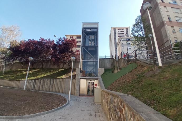 El nuevo ascensor se ha puesto en funcionamiento hoy mismo