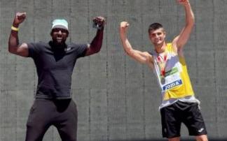 François Beoringyan (izquierda) y Asier Martínez (derecha) celebrando la clasificación para los Juegos.