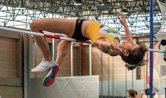 Izaskun Turrilla, en la final de salto de altura de ayer. Foto: Pamplona Atlético