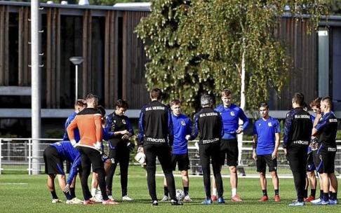 Un grupo muy reducido de jugadores se entrenó ayer por la mañana en las instalaciones del PSV Eindhoven, tal y como se puede apreciar en la imagen. Foto: R.S.