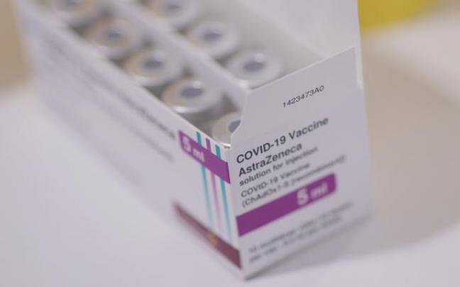 Caja con dosis de la vacuna de AstraZeneca contra el Covid-19. Caja con dosis de la vacuna de AstraZeneca contra el Covid-19.