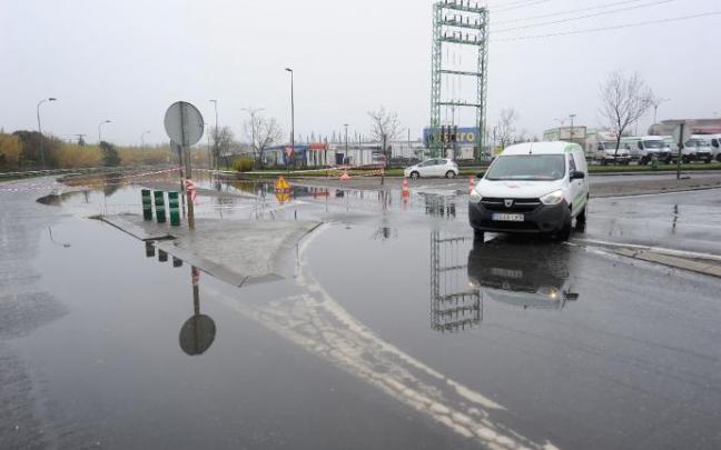 Imagen de archivo de balsas en la rotonda de Asua