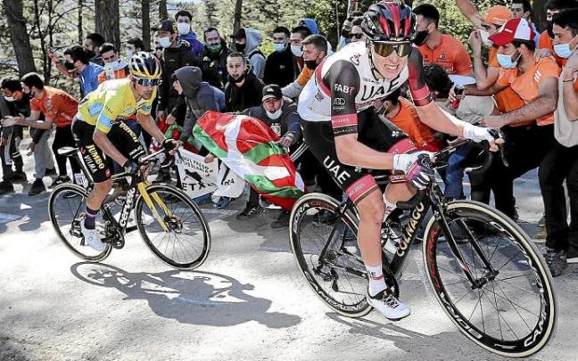Los eslovenos Tadej Pogacar y Primoz Roglic, durante su pulso en la pasada edición de la Itzulia. Foto: Itzulia/Photogomezsport Los eslovenos Tadej Pogacar y Primoz Roglic, durante su pulso en la pasada edición de la Itzulia. Foto: Itzulia/Photogomezsport