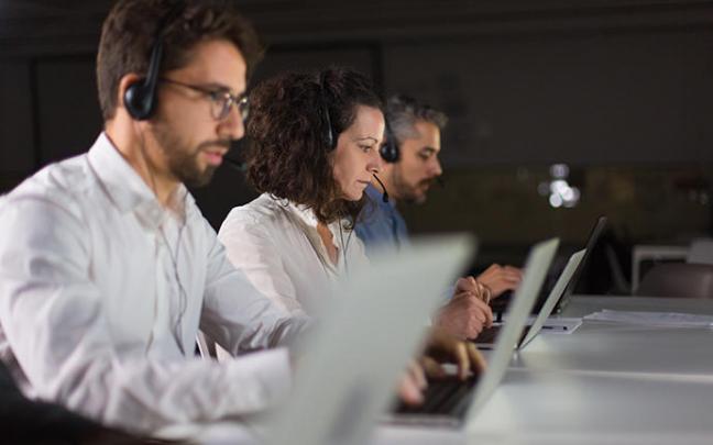 El Consejo de Ministros ha aprobado un anteproyecto para regular los servicios de atención al cliente. El Consejo de Ministros ha aprobado un anteproyecto para regular los servicios de atención al cliente.
