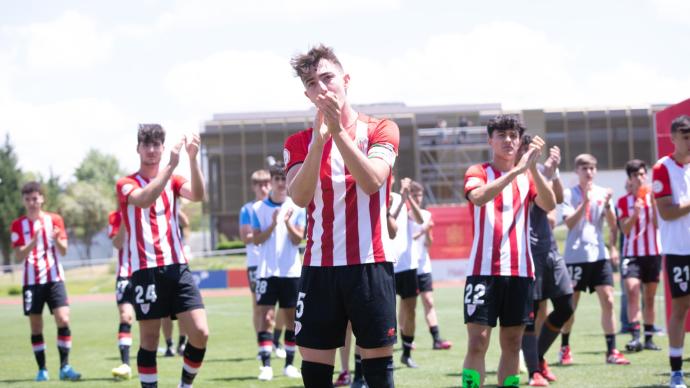 Tras el descanso el Athletic ha tomado las riendas del partido pero no ha encontrado el empate.