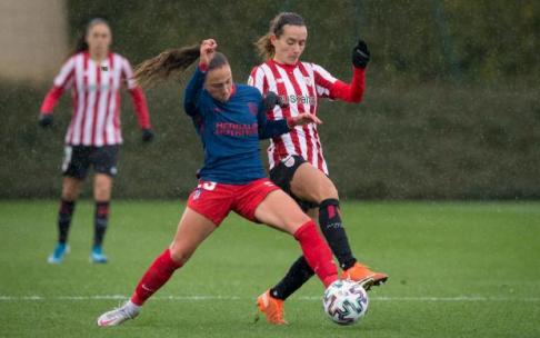 Imagen de la disputa del Athletic-Atlético Madrid femenino de la pasada temporada