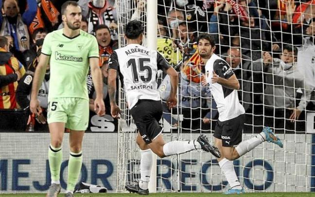 Guedes celebra el único gol del partido. Foto: Efe Guedes celebra el único gol del partido. Foto: Efe
