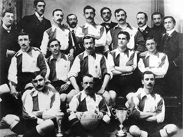 La formación habitual del Athletic durante el año 1903, donde se conquistó la Copa tras ganar primero 4-0 al Espanyol y después por 3-2 ante el Real Madrid