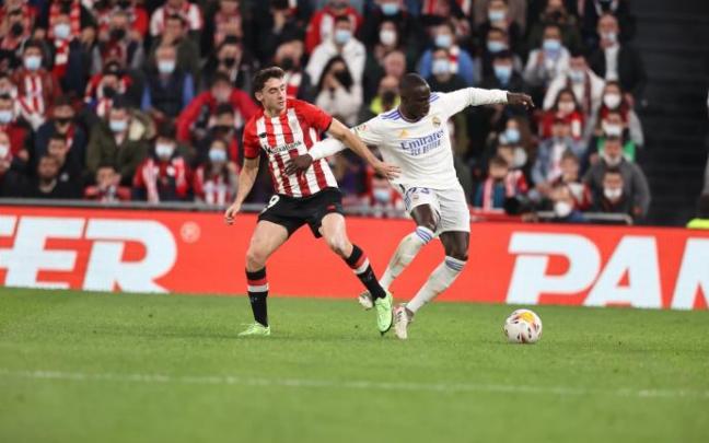 Athletic y Real Madrid en un partido. Athletic y Real Madrid en un partido.