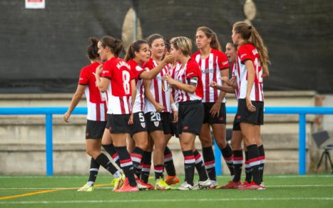 Las jugadoras del Athletic celebran un gol. Las jugadoras del Athletic celebran un gol.