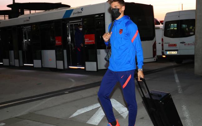 Marcos Llorente, listo para partir a Vitoria-Gasteiz. Marcos Llorente, listo para partir a Vitoria-Gasteiz.