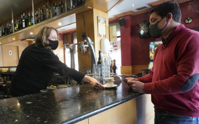 Aunque Urkullu prefiere no precipitarse, todo apunta a que el LABI ampliará los horarios de apertura de los bares