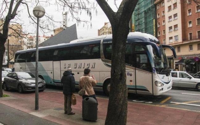 Un bus de La Unión en Vitoria. Un bus de La Unión en Vitoria.