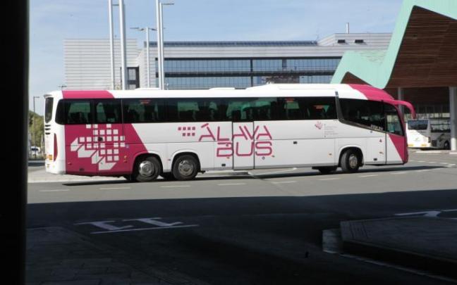 Un autobús de la Diputación Foral de Álava.
