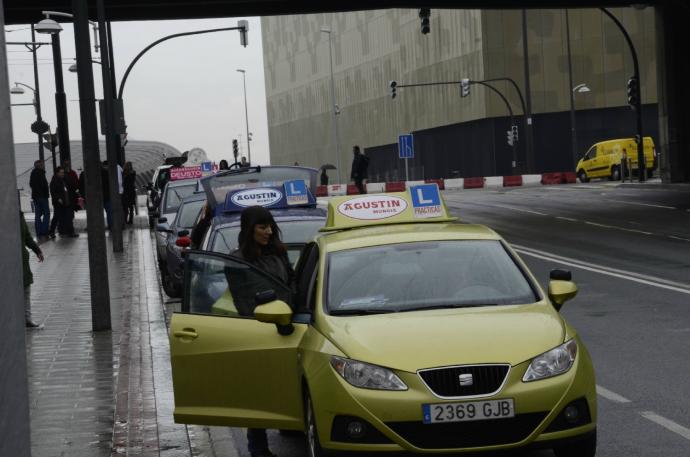 Este lunes los trabajadores de autoescuelas han iniciado una huelga de cinco días en Bizkaia