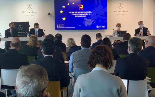 Reunión ayer en Gasteiz tras la visita a Mercedes Benz. Reunión ayer en Gasteiz tras la visita a Mercedes Benz.