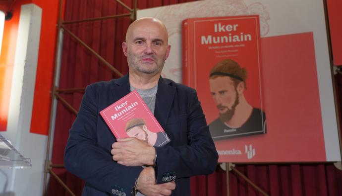 Patxi Xabier Fernández, autor de 'Iker Muniain, un balón, un escudo, una vida.