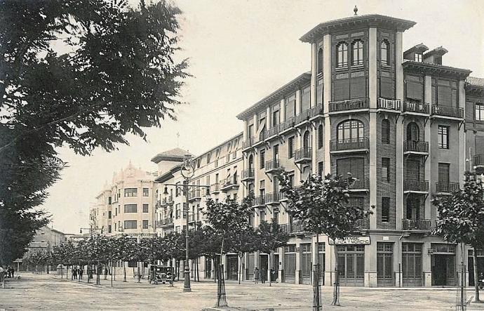 Foto: Aquilino García Deán. De Arazuri, J.J. "Pamplona, calles y barrios".